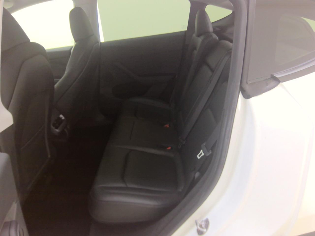 Foto 9 van Tesla Model Y