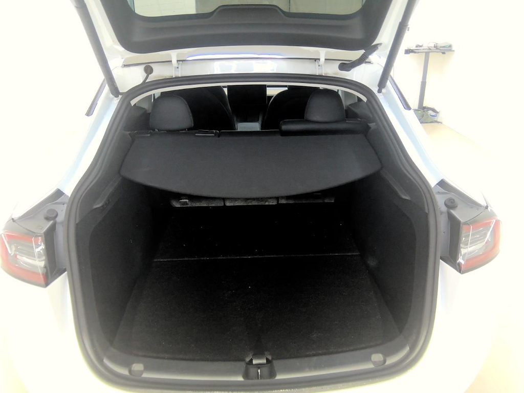 Foto 10 van Tesla Model Y
