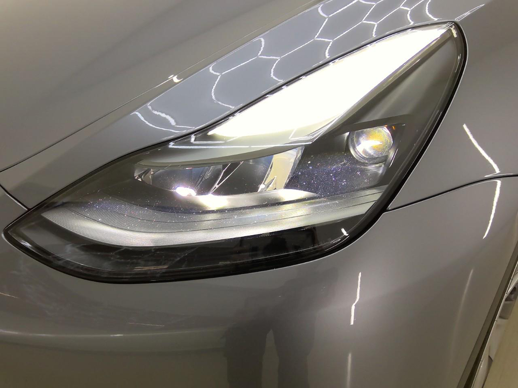 Foto 20 van Tesla Model Y