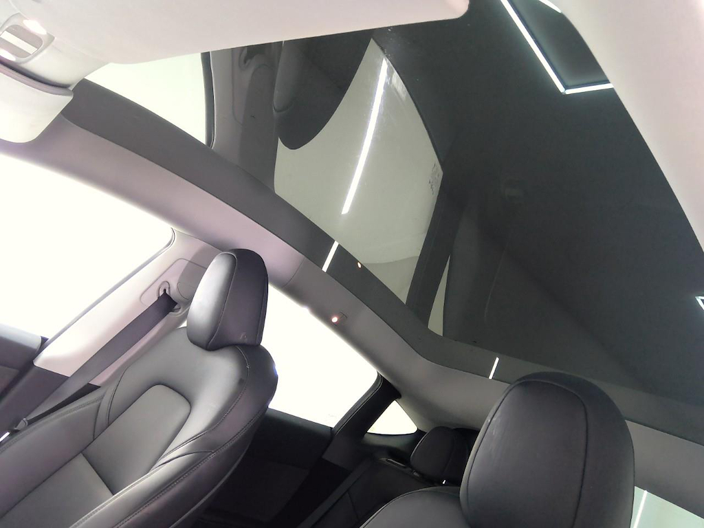Foto 22 van Tesla Model Y