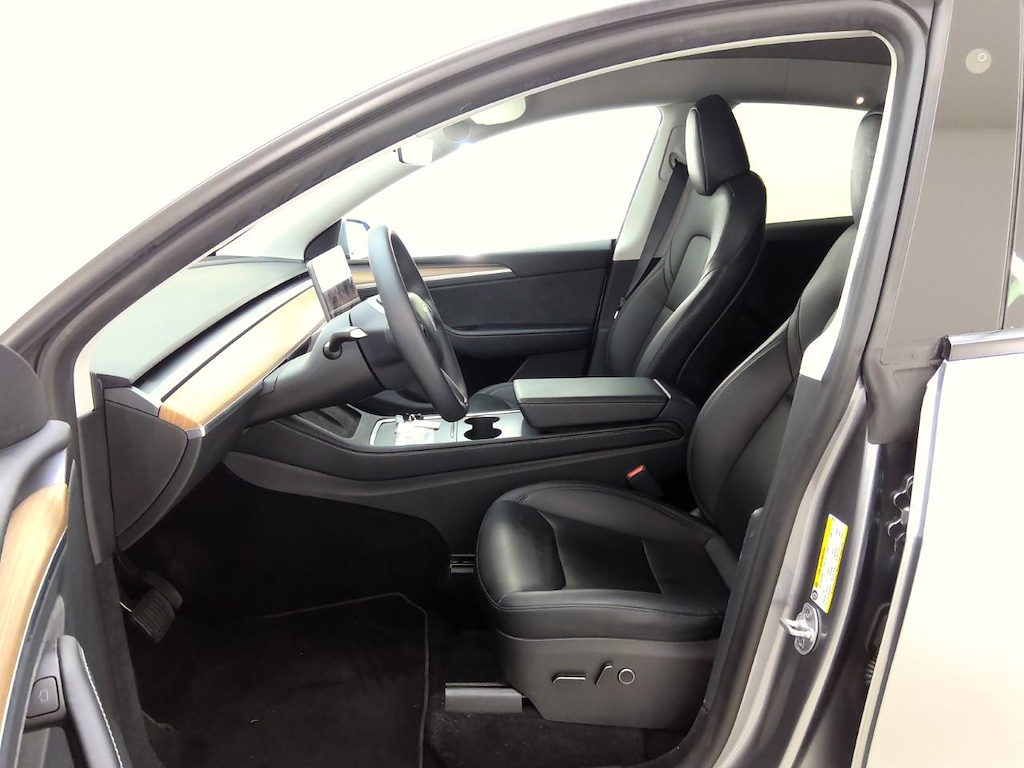 Foto 7 van Tesla Model Y