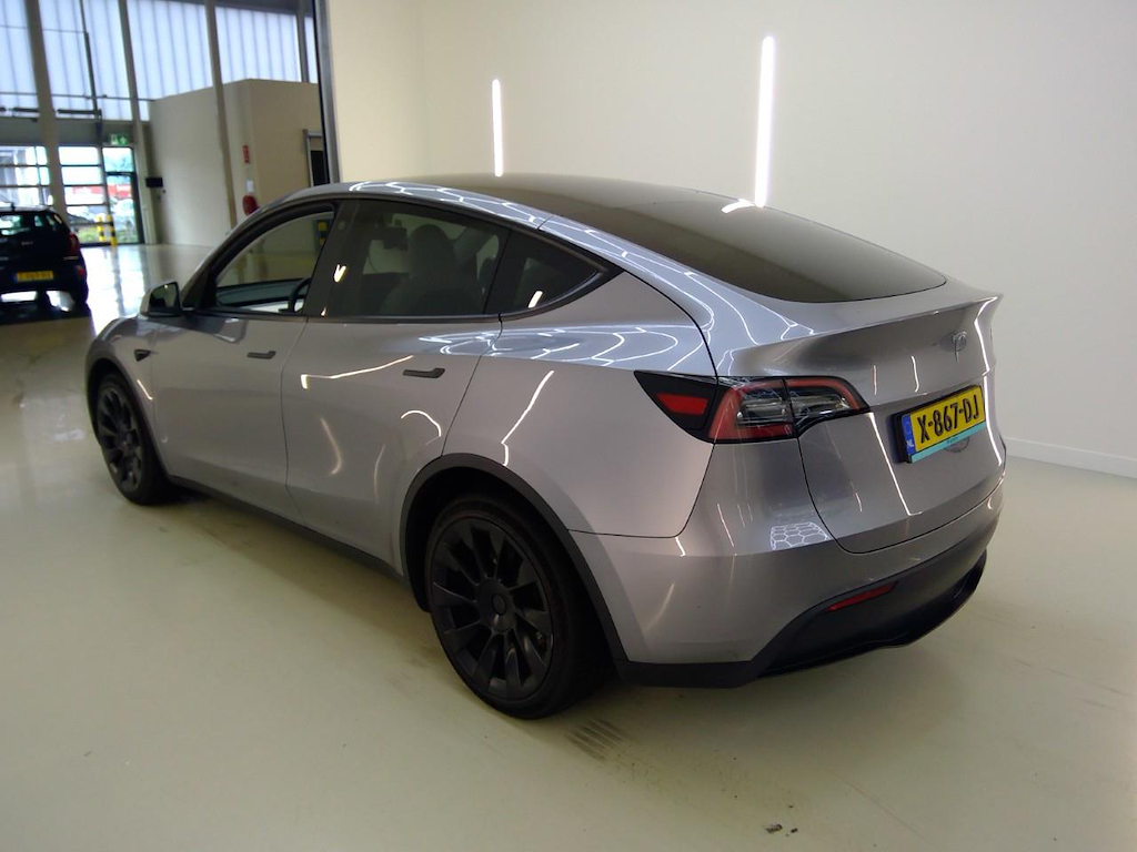 Foto 10 van Tesla Model Y