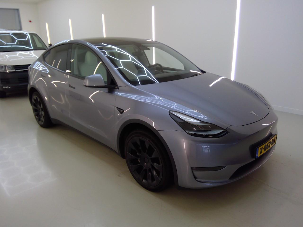 Foto 12 van Tesla Model Y