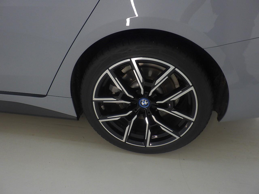 Foto 24 van BMW i4