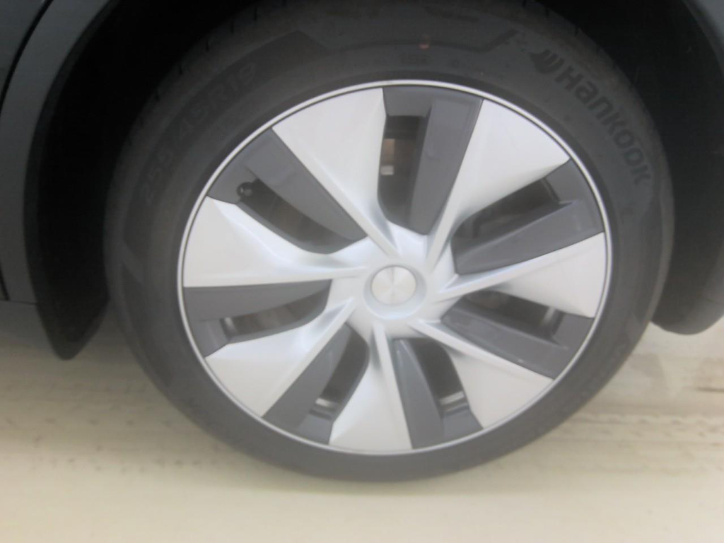 Foto 12 van Tesla Model Y