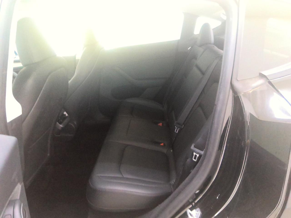 Foto 9 van Tesla Model Y