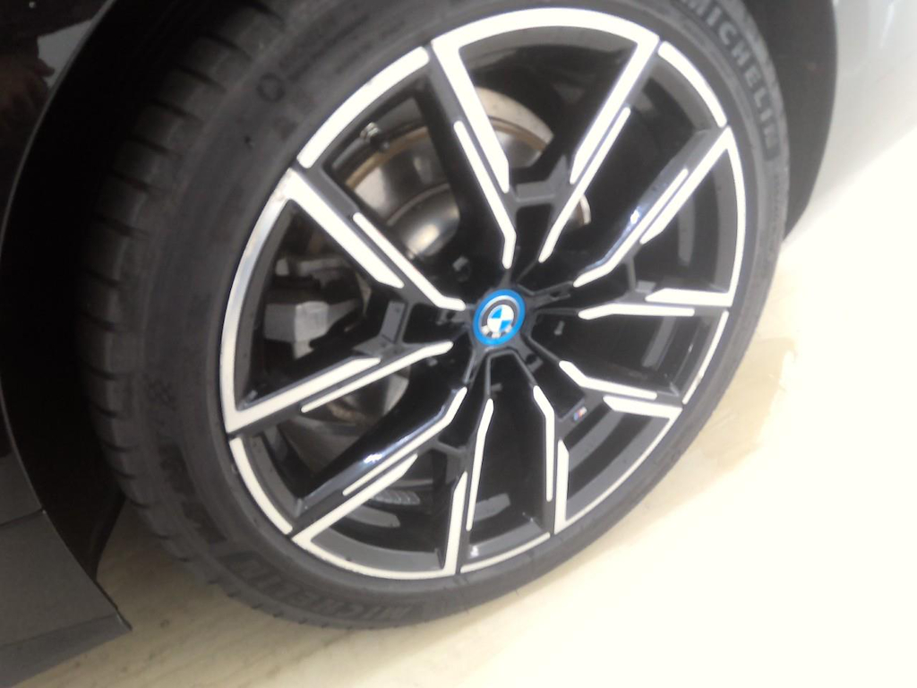Foto 25 van BMW i4