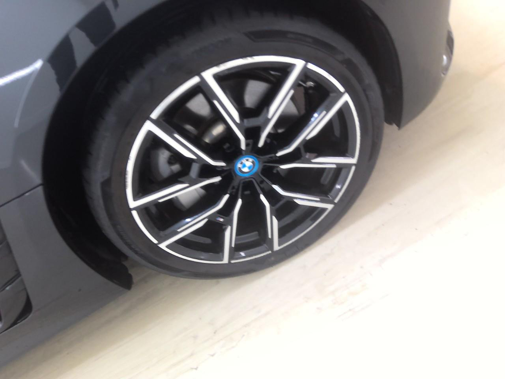 Foto 28 van BMW i4