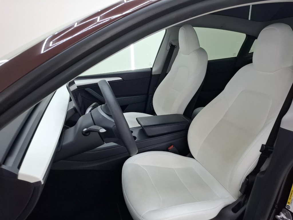 Foto 7 van Tesla Model Y