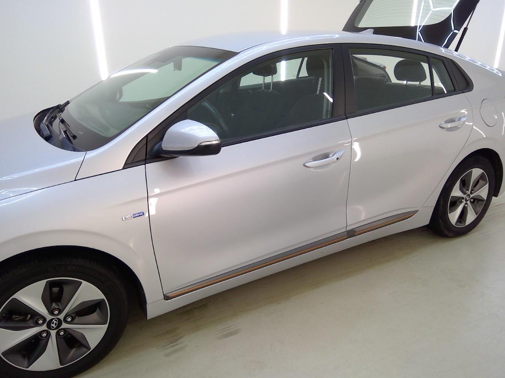 Foto 24 van Hyundai Ioniq