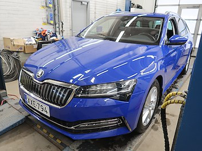 Köp SKODA SUPERB på Ayvens Carmarket