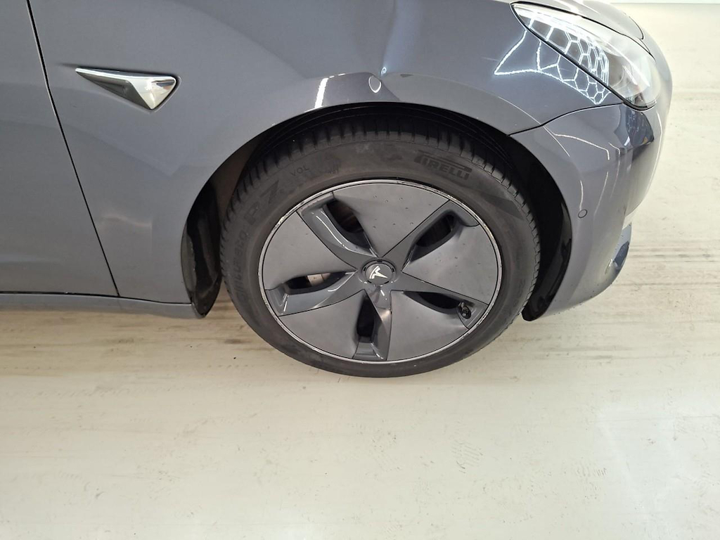 Foto 18 van Tesla Model 3
