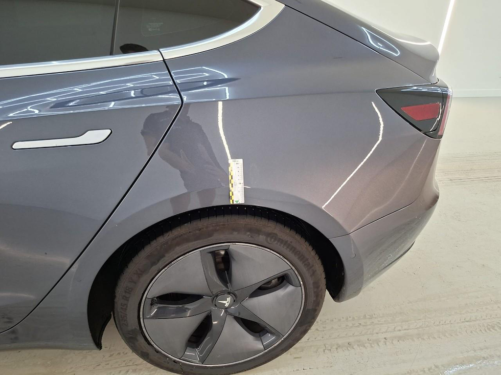Foto 23 van Tesla Model 3