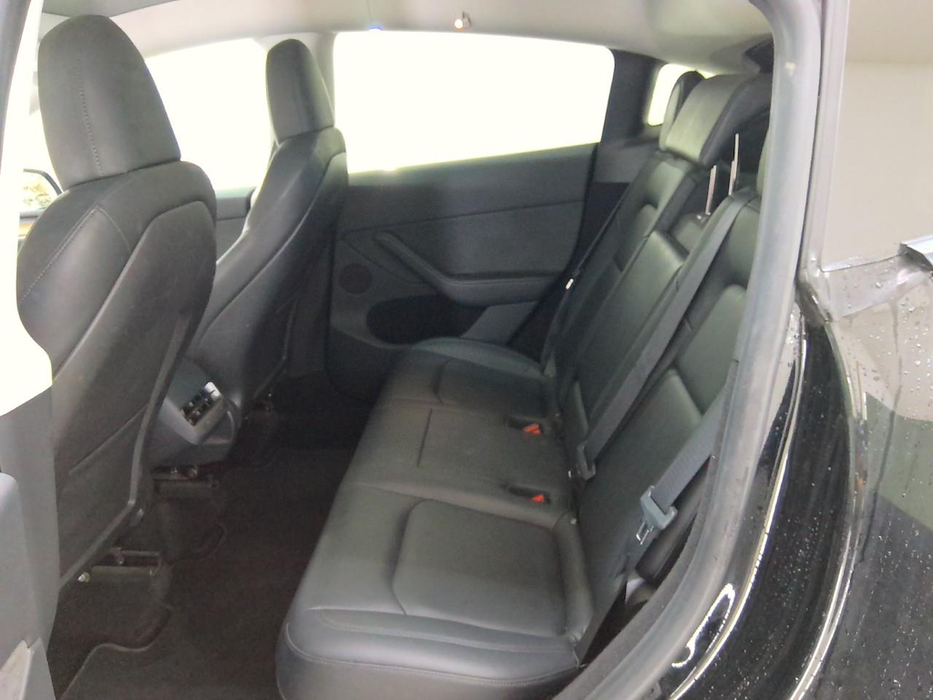 Foto 9 van Tesla Model Y