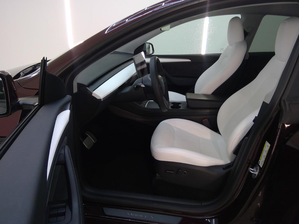 Foto 6 van Tesla Model Y