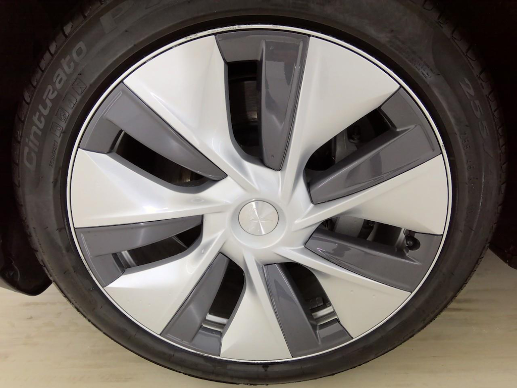 Foto 11 van Tesla Model Y