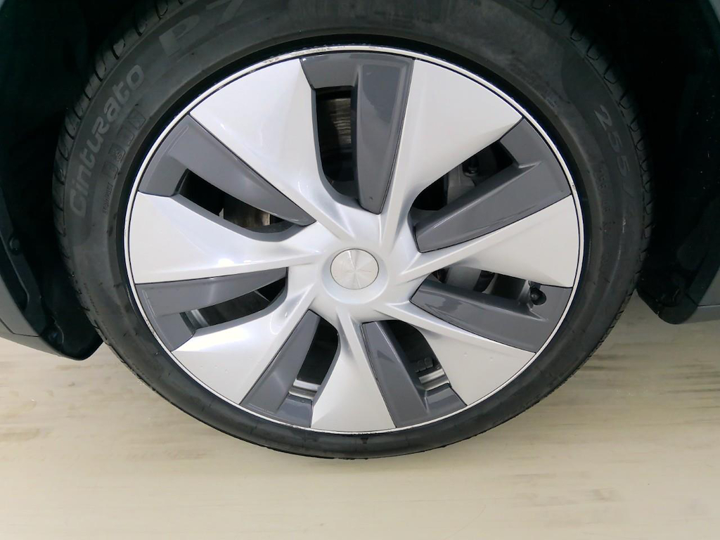 Foto 23 van Tesla Model Y