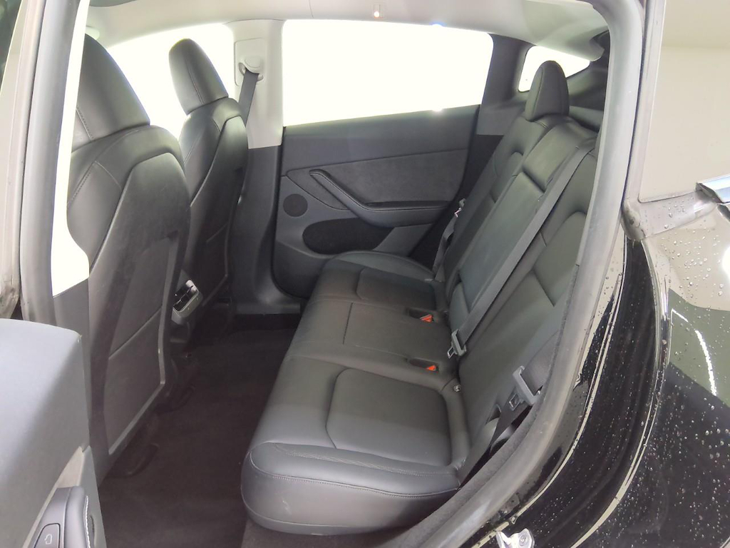 Foto 8 van Tesla Model Y