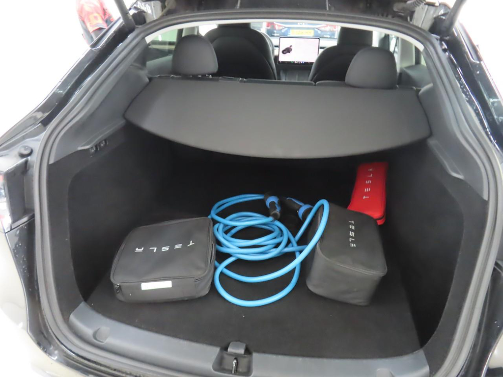 Foto 10 van Tesla Model Y