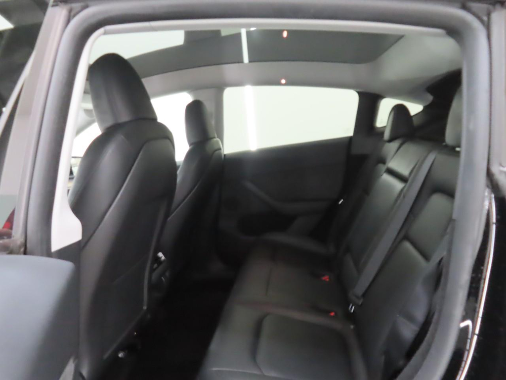 Foto 9 van Tesla Model Y