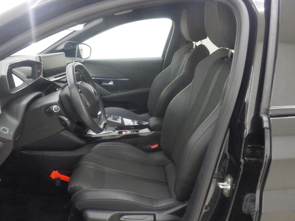 Foto 8 van Peugeot E-208