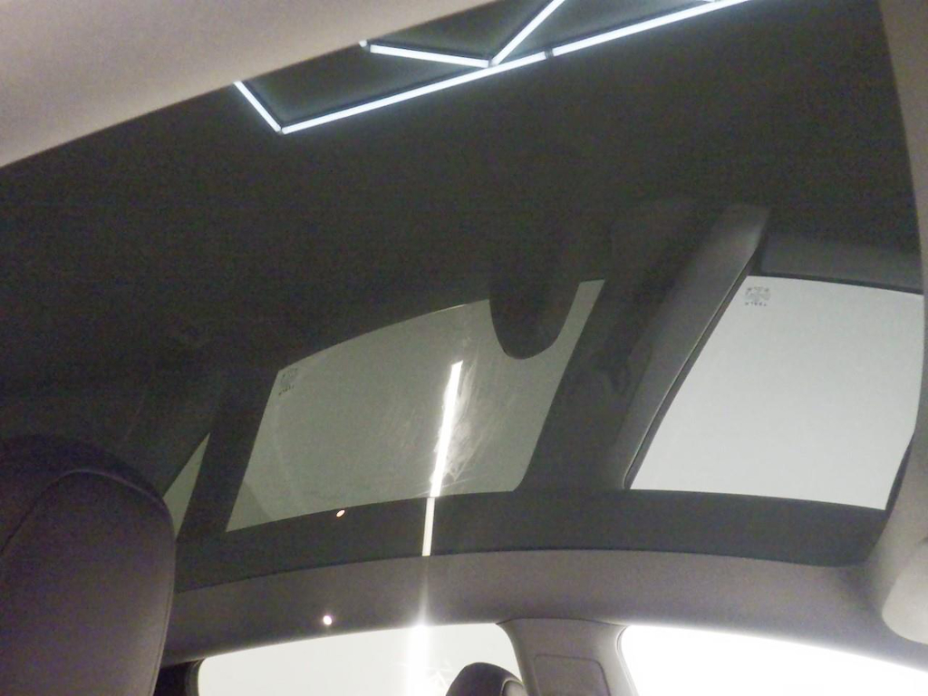 Foto 19 van Tesla Model Y