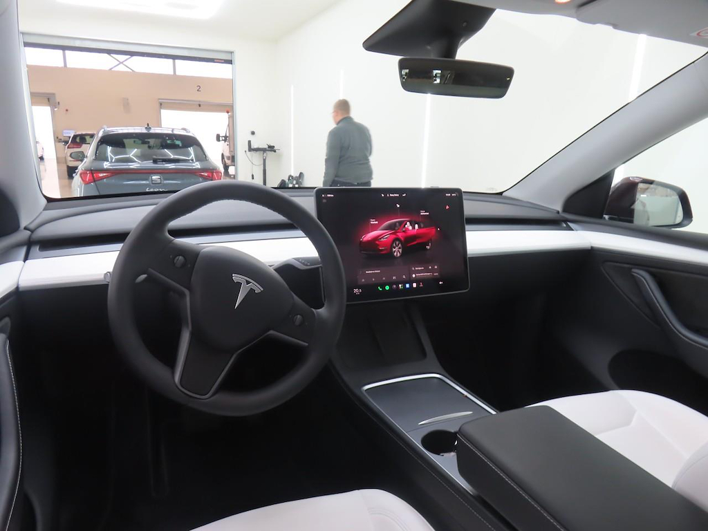 Foto 8 van Tesla Model Y