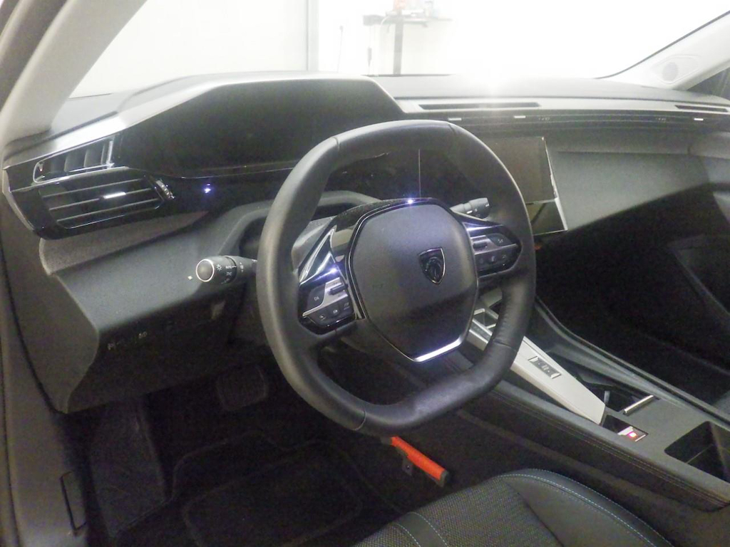Foto 4 van Peugeot E-308