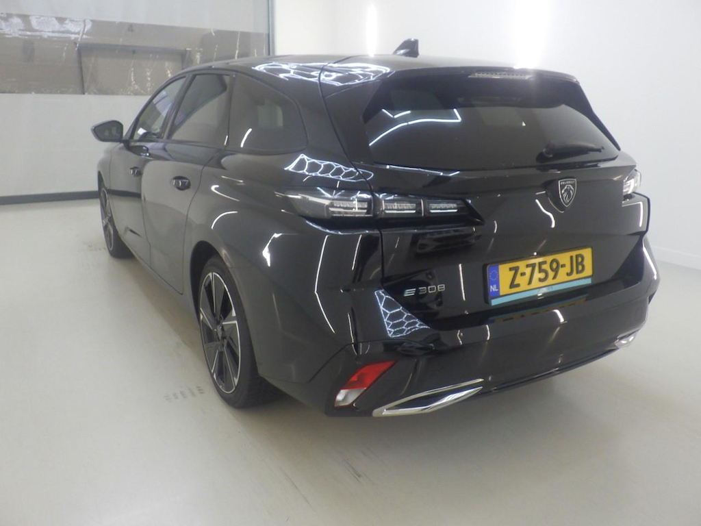 Foto 6 van Peugeot E-308