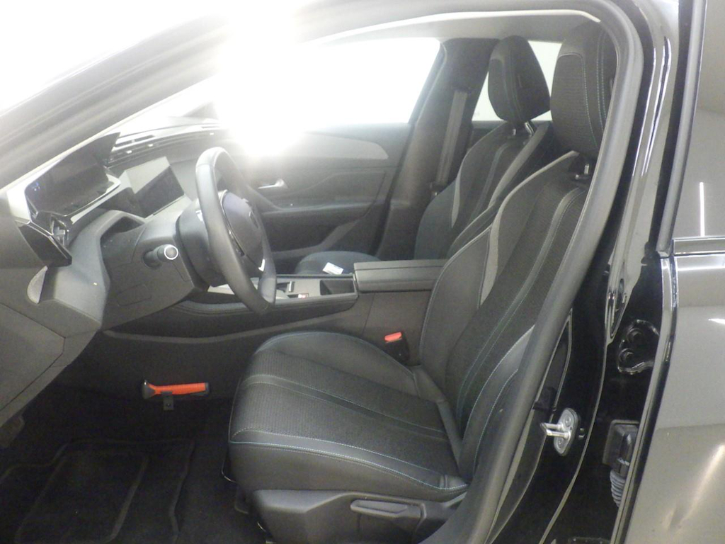 Foto 8 van Peugeot E-308