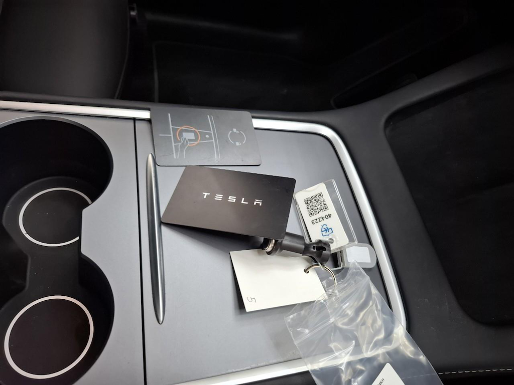 Foto 10 van Tesla Model Y