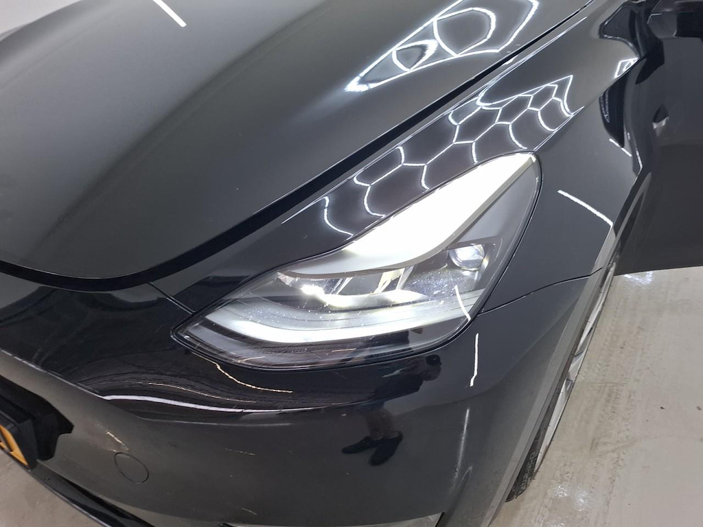 Foto 17 van Tesla Model Y