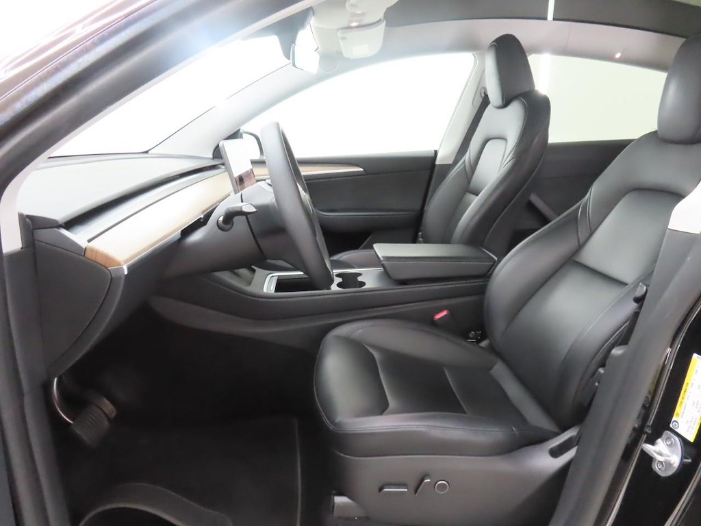 Photo 8 of Tesla Model Y