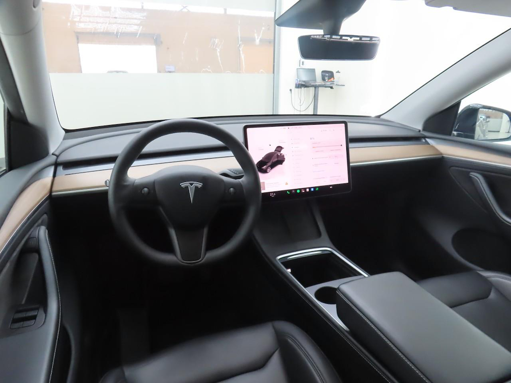 Photo 4 of Tesla Model Y