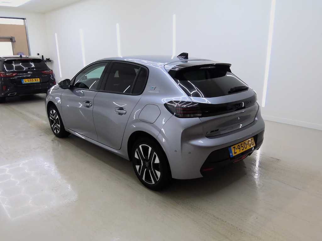 Foto 5 van Peugeot E-208