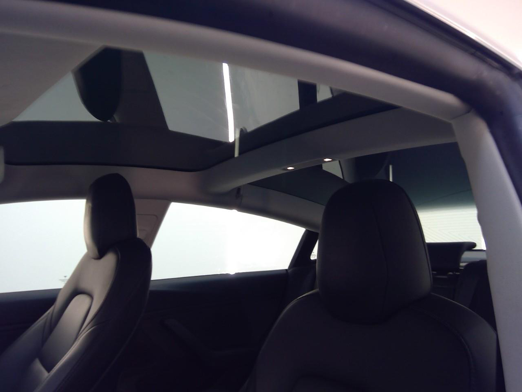 Foto 18 van Tesla Model 3