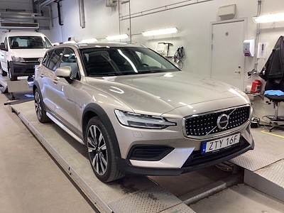 VOLVO V60 Cross Count 2023 — авто из Европы под ключ